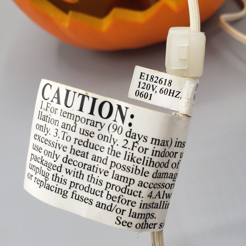 Vtg 1995 Halloween Lighted Jack-o-Lantern Pumpkin Foam Blow Mold 9" Trendmasters - Picture 11 of 12